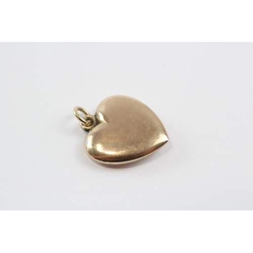 64 - 9ct Gold Faux Pearl Heart Pendant (2.5g)