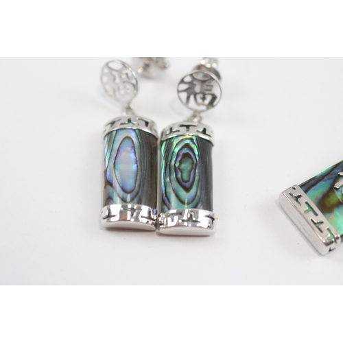 7 - 9ct White Gold Rainbow Abalone Shell Pendant Necklace & Drop Earrings Set (4.8g)