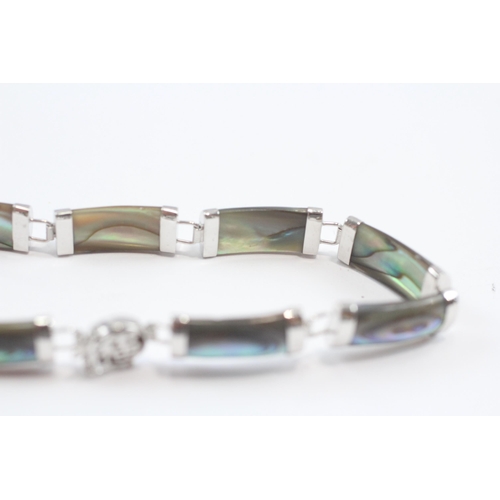 8 - 9ct White Gold Rainbow Abalone Shell Panel Bracelet (8.5g)