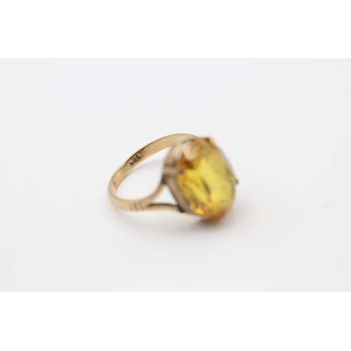 81 - 9ct Gold Synthetic Yellow Sapphire Single Stone Ring (5g) Size  O