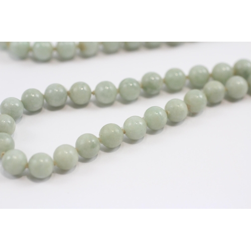 82 - 14ct Gold Clasp Jade Single Strand Necklace (27.5g)