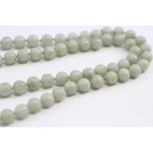 82 - 14ct Gold Clasp Jade Single Strand Necklace (27.5g)