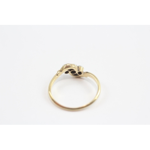9 - 18ct Gold Old Cut Diamond Three Stone Ring (1.8g) Size  M
