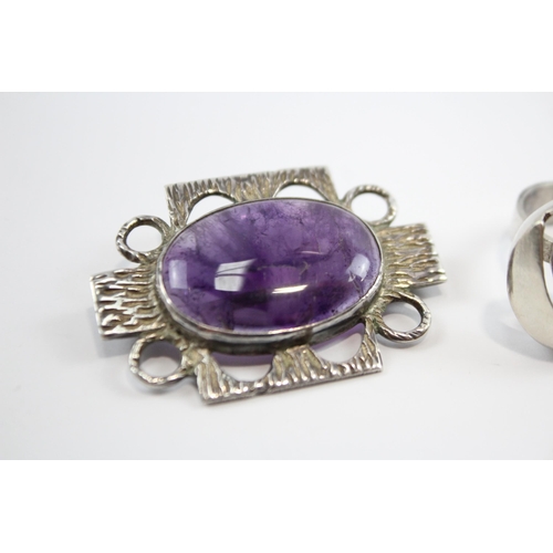 210 - A Collection Of Silver Brutalist Style Jewellery Including Amethyst