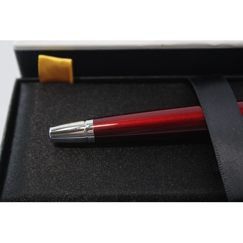 299 - CROSS Apogree Red Lacquer Fountain Pen w/ 18ct White Gold Nib WRITING Boxed