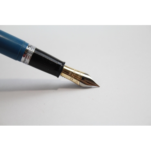 302 - Vintage SHEAFFER Snorkel Blue FOUNTAIN PEN w/ 14ct Gold Nib WRITING