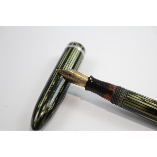 322 - Vintage SHEAFFER Balance Green FOUNTAIN PEN w/ 14ct Gold Nib WRITING