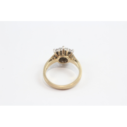 101 - 9ct Gold Vintage Diamond Set Cluster Ring (3.6g) Size  K