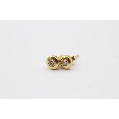 112 - 18ct Gold Diamond Stud Earrings (1.1g)