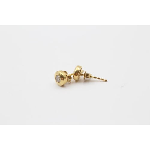 112 - 18ct Gold Diamond Stud Earrings (1.1g)