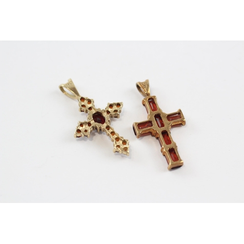 117 - 2 X 9ct Gold Garnet Cross Pendants (2.8g)