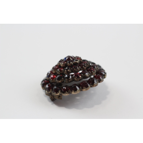 120 - 6ct Gold Bohemian Garnet Cluster Brooch (4.6g)