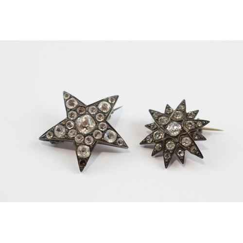 121 - 2 X Gold Backed Silver Set Paste Star Brooches (10g)