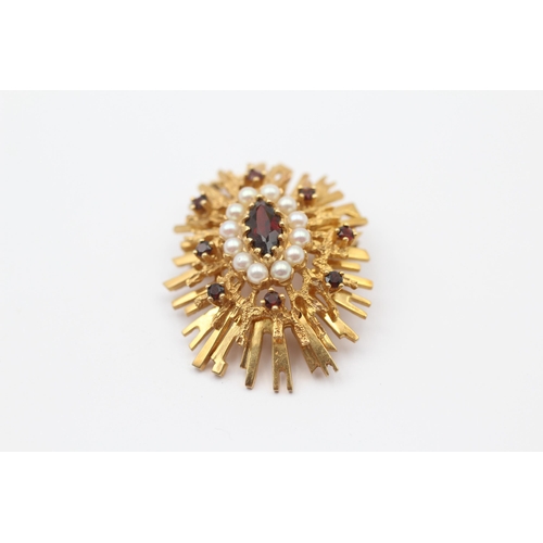 134 - 10k gold SIFFARI garnet and seed pearl brooch (12.1g)