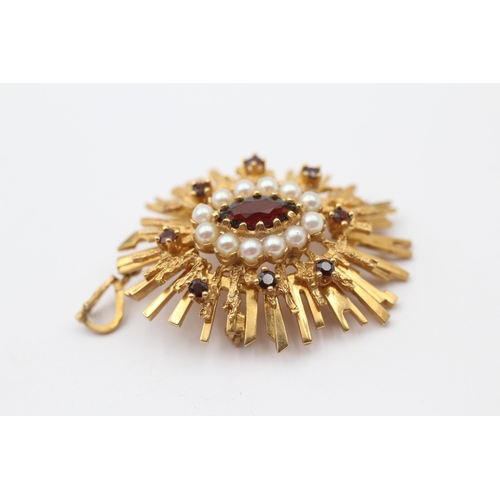 134 - 10k gold SIFFARI garnet and seed pearl brooch (12.1g)