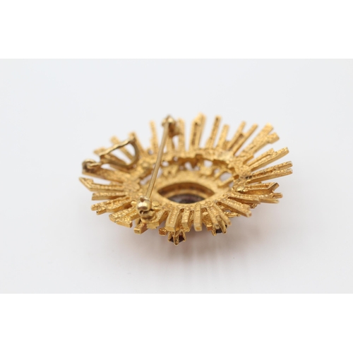 134 - 10k gold SIFFARI garnet and seed pearl brooch (12.1g)