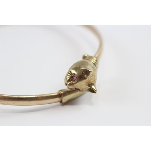 142 - 9ct Gold Cat Bangle With Ruby Eyes (3.1g)