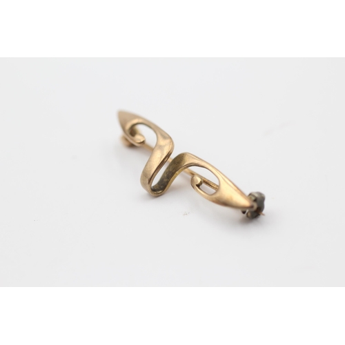 156 - 9ct Gold Antique Abstract Bar Brooch By Murle Bennett (2.4g)