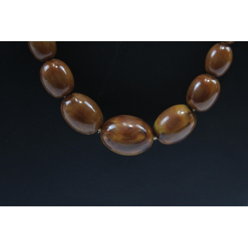 220 - Bakelite Graduated Necklace