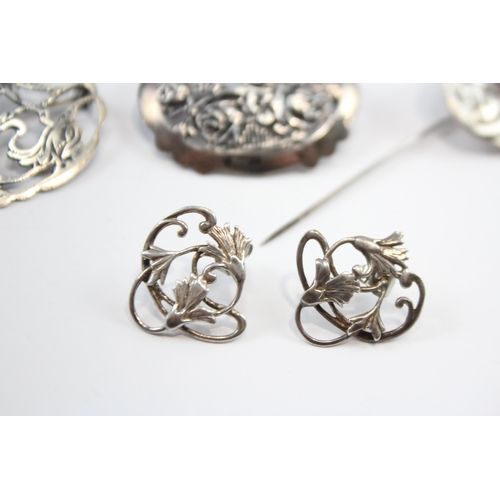 231 - A Collection Of Silver Floral Design Jewellery