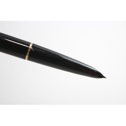 302 - Vintage Parker 61  Black Fountain Pen w/ 14ct Gold Nib, Gold Plate Cap WRITING