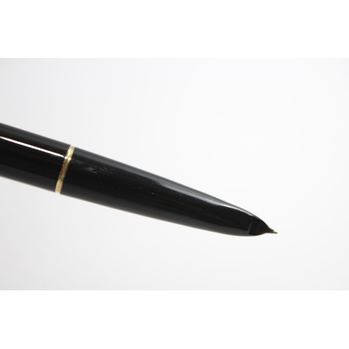 302 - Vintage Parker 61  Black Fountain Pen w/ 14ct Gold Nib, Gold Plate Cap WRITING