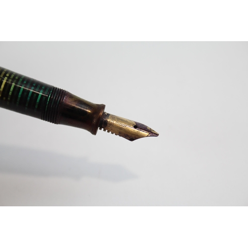 317 - Vintage PARKER Vaccumatic Green FOUNTAIN PEN w/ Gold Plate Nib WRITING