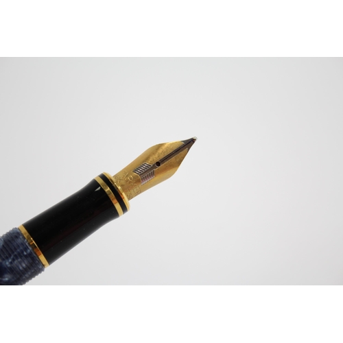 327 - Parker Duofold Navy Lacquer Fountain Pen w/ 18ct Gold Nib WRITING