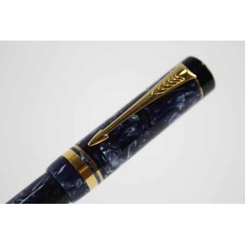 327 - Parker Duofold Navy Lacquer Fountain Pen w/ 18ct Gold Nib WRITING