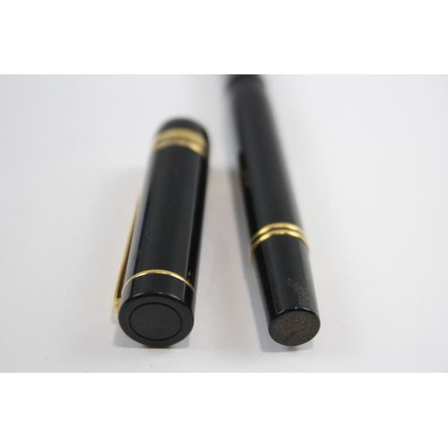 328 - Parker Duofold Black Lacquer Fountain Pen w/ 18ct Gold Nib WRITING