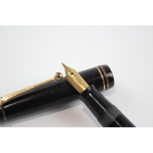 332 - Vintage PARKER Victory Black Fountain Pen w/ 14ct Gold Nib WRITING