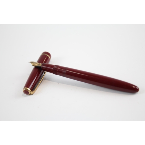 334 - Vintage PARKER Victory Burgundy Fountain Pen w/ 14ct Gold Nib WRITING