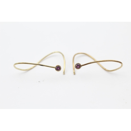 80 - 14ct Gold Purple Gemstone Drop Earrings (1.9g)