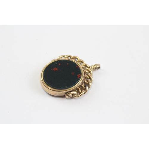 231 - 9ct Gold Carnelian & Bloodstone Swivel Fob Pendant (6.6g)