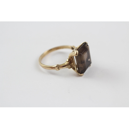 232 - 9ct Gold Smoky Quartz Single Stone Ring (2.9g) Size  M