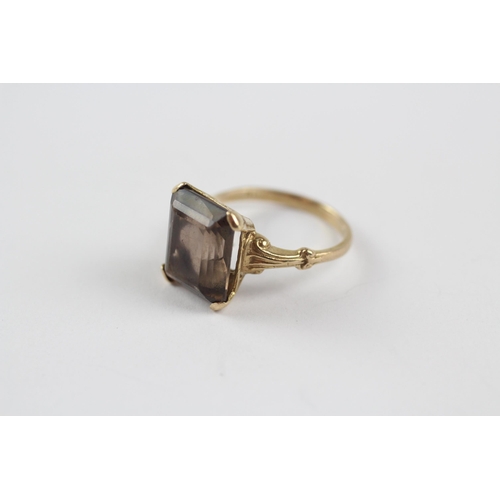 232 - 9ct Gold Smoky Quartz Single Stone Ring (2.9g) Size  M