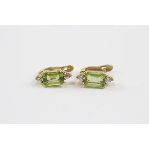 235 - 18ct Gold Peridot & Clear Gemstone Stud Earrings (2.9g)