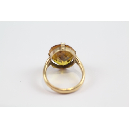 255 - 18ct Gold Synthetic Sapphire Single Stone Ring (5.4g) Size  I