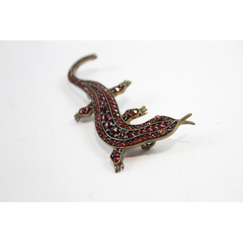 283 - Antique Lizard Brooch Set With Bohemian Garnets (5g)