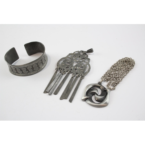 306 - A Collection Of Pewter Jewellery Including Jyde Kunst (99g)