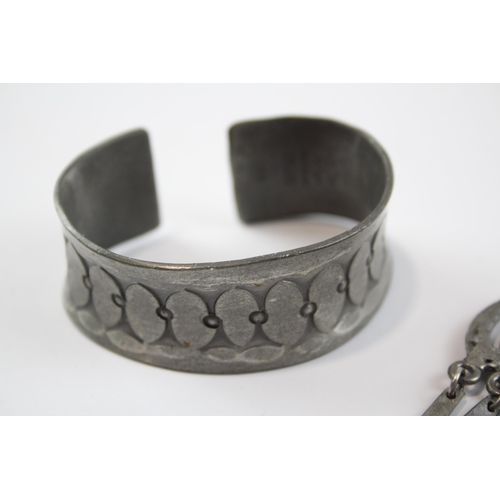 306 - A Collection Of Pewter Jewellery Including Jyde Kunst (99g)