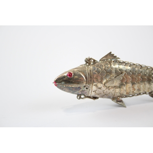 423 - Vintage .850 Silver Novelty Articulated Fish Trinket / Ornament (13g)