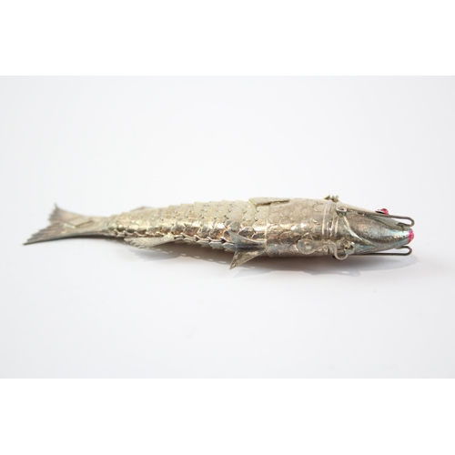 423 - Vintage .850 Silver Novelty Articulated Fish Trinket / Ornament (13g)