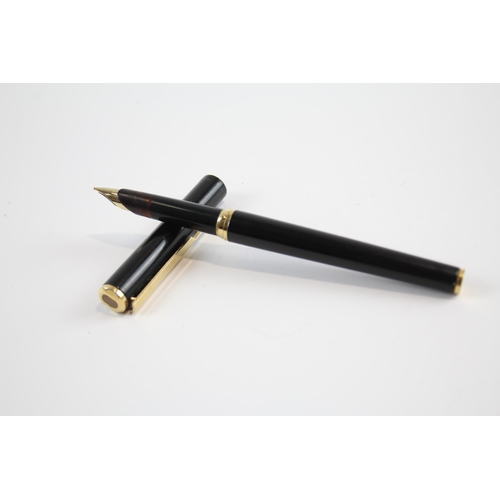 485 - Vintage Parker 95 Black Fountain Pen w/ Gold Plate Nib WRITING