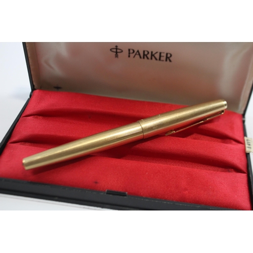 488 - Vintage PARKER 61 Gold Plated Fountain Pen w/ 14ct Gold Nib WRITING (23g)