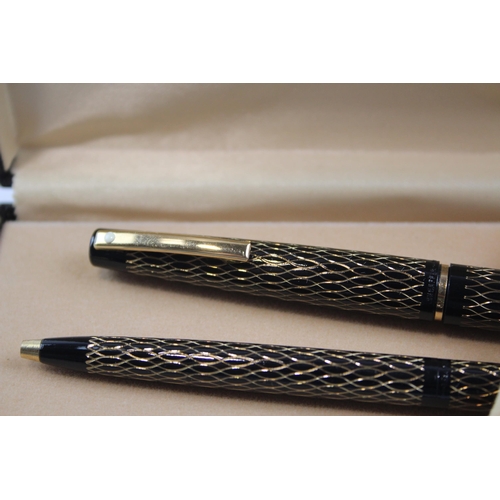 494 - Vintage Sheaffer Lady Sheaffer Black Fountain Pen w/ 14ct Gold Nib, Ballpoint