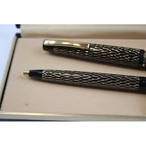 494 - Vintage Sheaffer Lady Sheaffer Black Fountain Pen w/ 14ct Gold Nib, Ballpoint