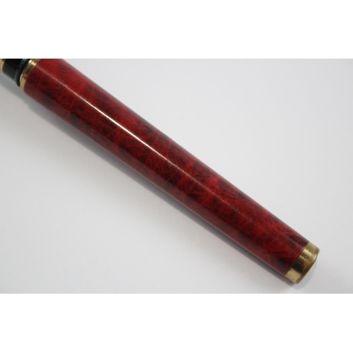 496 - Vintage Sheaffer Targa Red Lacquer Fountain Pen w/ 14ct Gold Nib WRITING