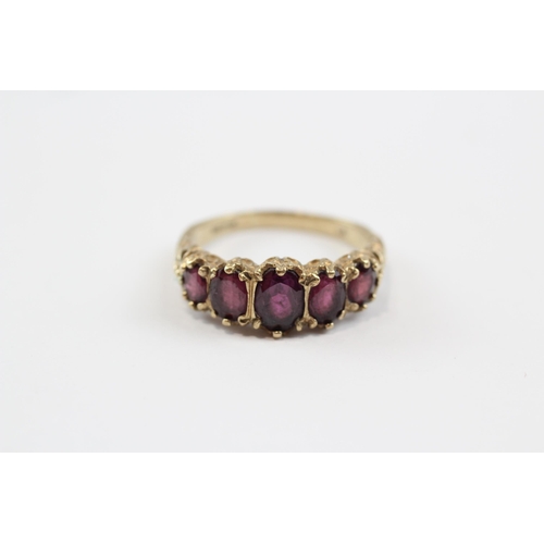 66 - 9ct Gold Garnet Five Stone Ring (4.3g) Size  R