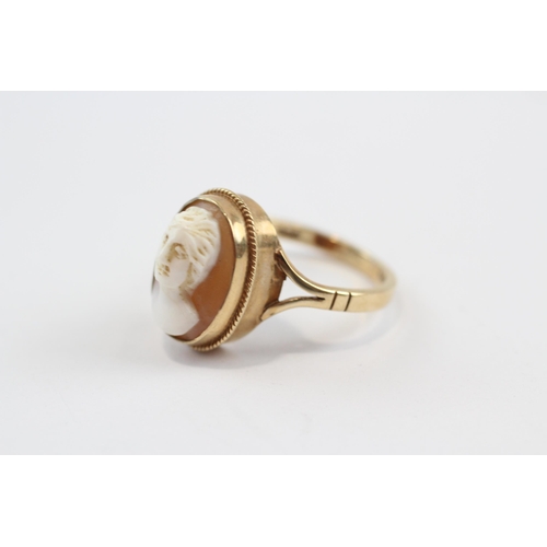 73 - 9ct Gold Shell Cameo Dress Ring (3.6g) O 1/2